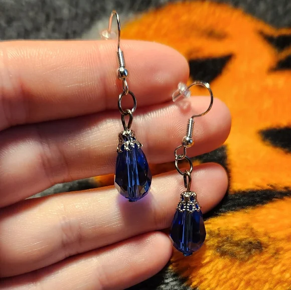 Glass bead earrings - Picture 3 of 4